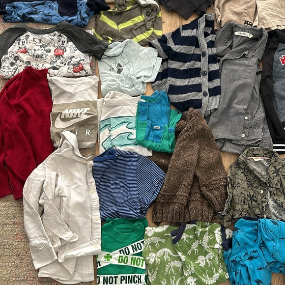 50+ piece of 3T-5T boys clothes! Excellent condition name brand items! - Picture 3 of 11
